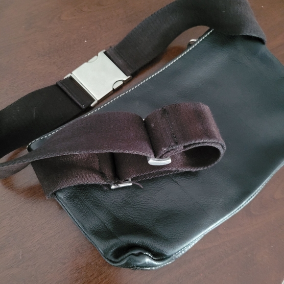 Made in Canada Roots Village pack - Picture 11 of 12